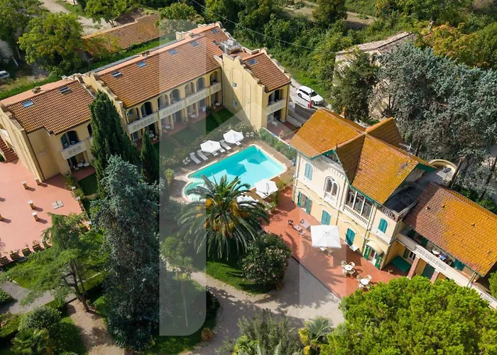 Homiday - Rosella Lägenhetshotell 4*