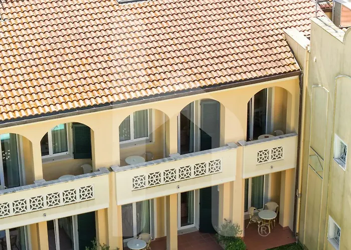 Homiday - Rosella Lägenhetshotell 4*