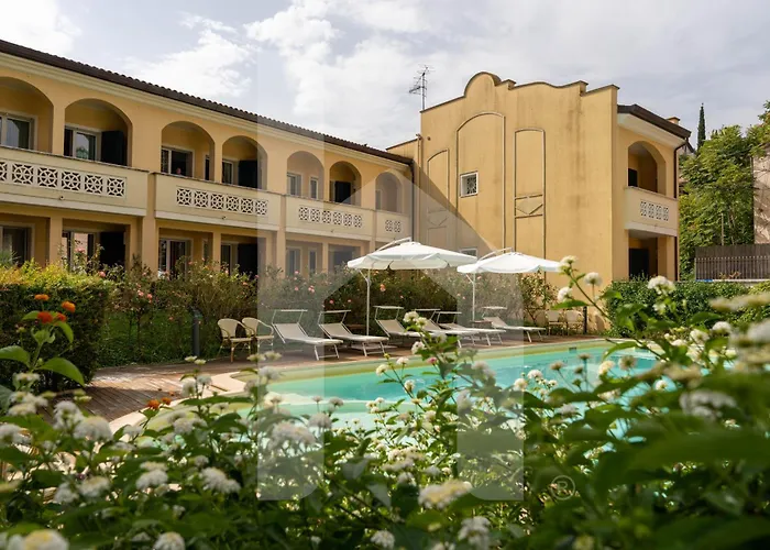 Homiday - Rosella Lägenhetshotell 4*