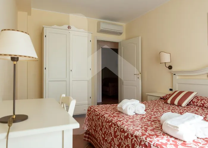 Lägenhetshotell Homiday - Rosella 4*