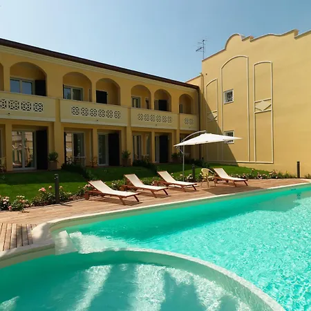 Lejlighedshotel Rosella 4*