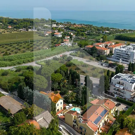 Homiday - Rosella Aparthotel 4*
