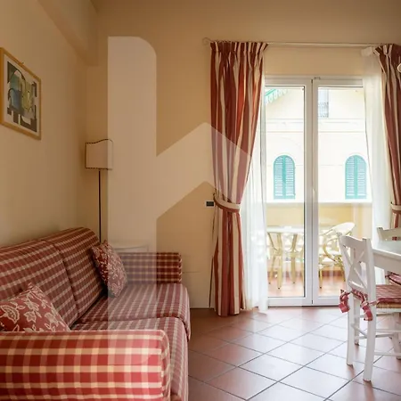 Aparthotel Homiday - Rosella 4*