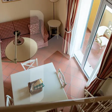 Aparthotel Homiday - Rosella 4*
