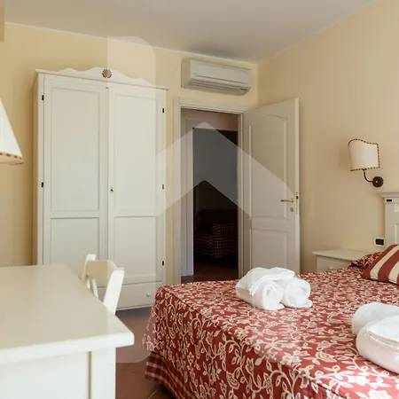Aparthotel Homiday - Rosella 4*
