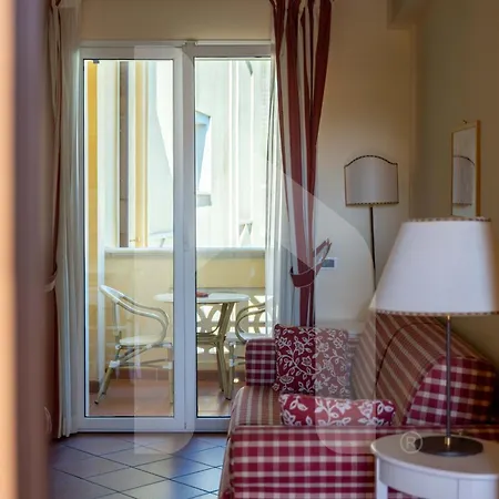 Apart Otel Homiday - Rosella 4*