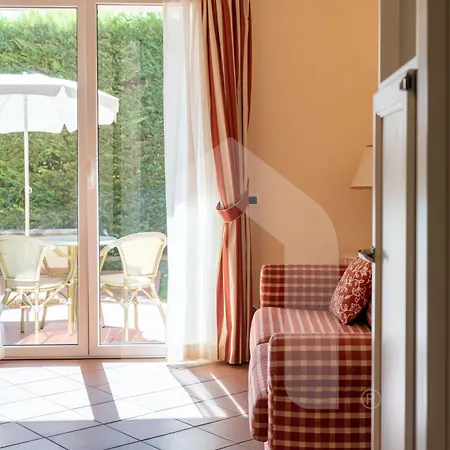 Aparthotel Homiday - Rosella 4*