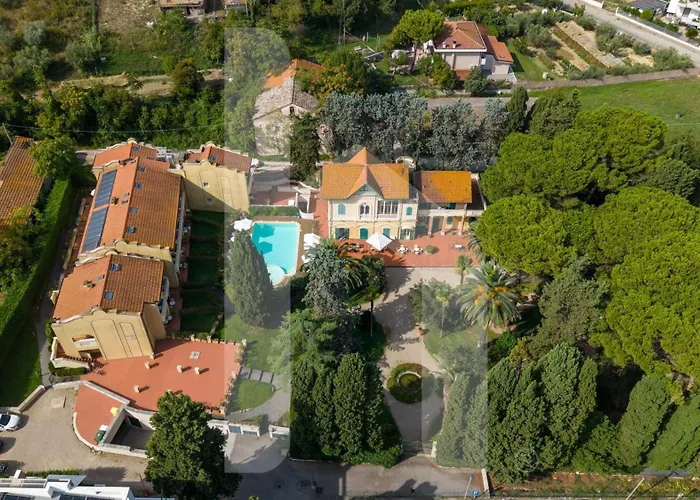 Апарт-отель Homiday - Rosella 4*