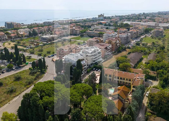 Апарт-отель Homiday - Rosella Розето-дельи-Абруцци