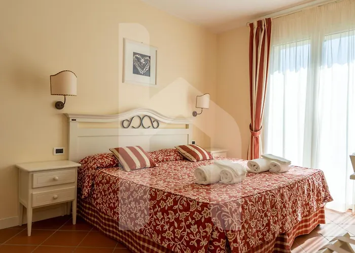 Апарт-отель Homiday - Rosella